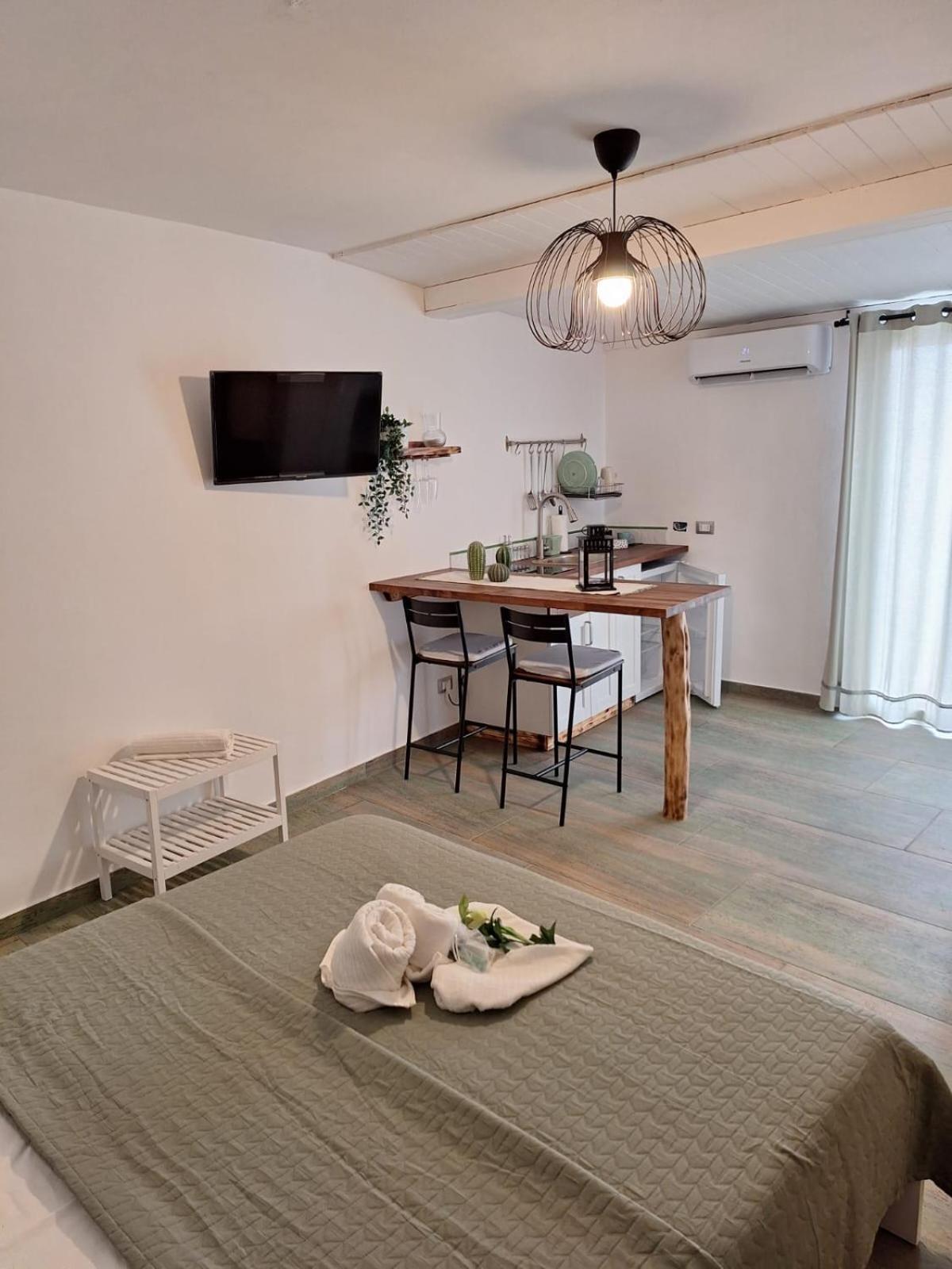 Casa Vacanze Green House Terrasini Bagian luar foto